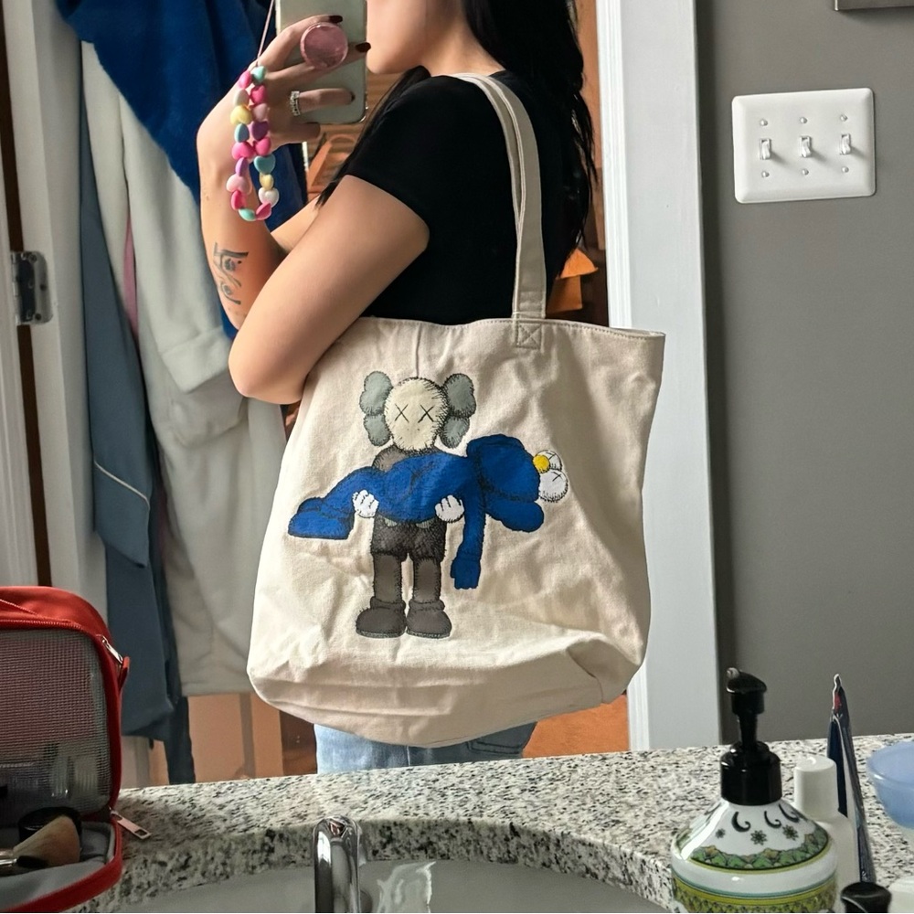kaws “gone” tote